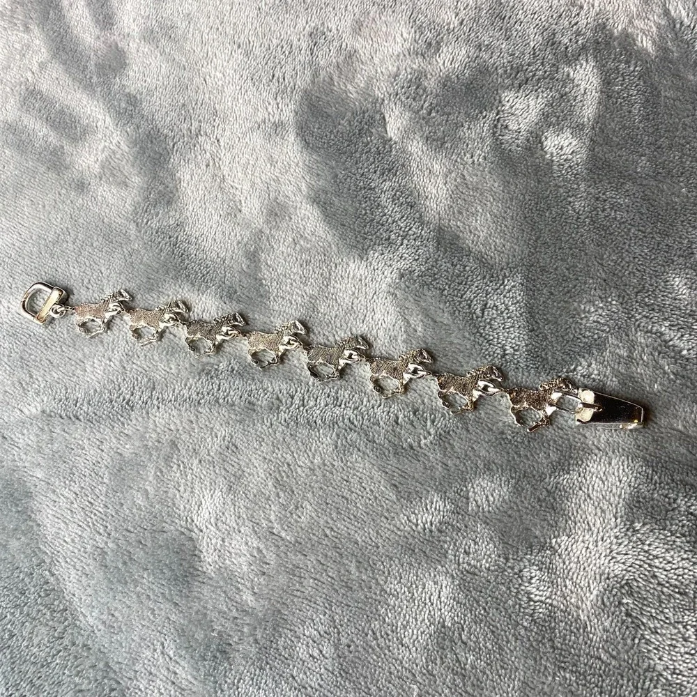 Horse Bracelet Magnetic Closure Clasp Ride Country Farm Theme Plain SILVER